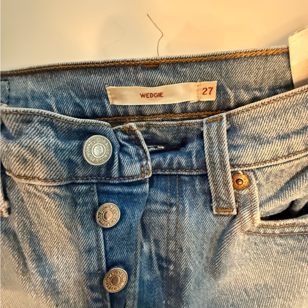 Levi's Wedgie Fit Jeans in Light Blue